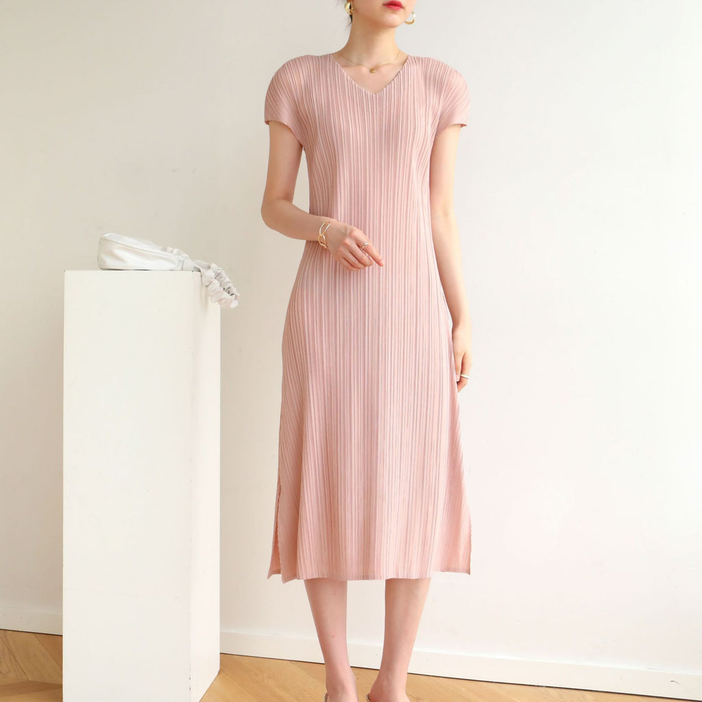 Elegant Fashion V-Neck Dress with Pleated Design Simple and Stylish, High-Quality Material