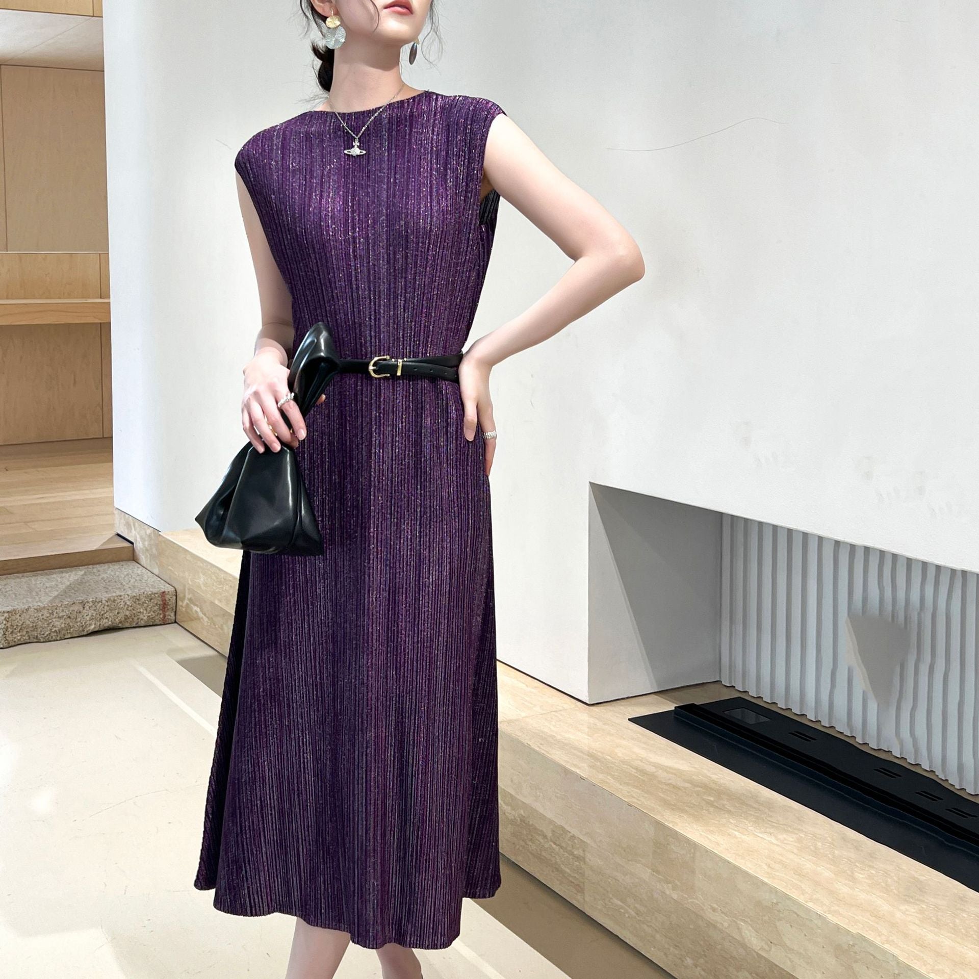 Elegant Pleated Dress with High-End Shiny Fabric Fashionable and Chic Summer Style One-Piece Dress