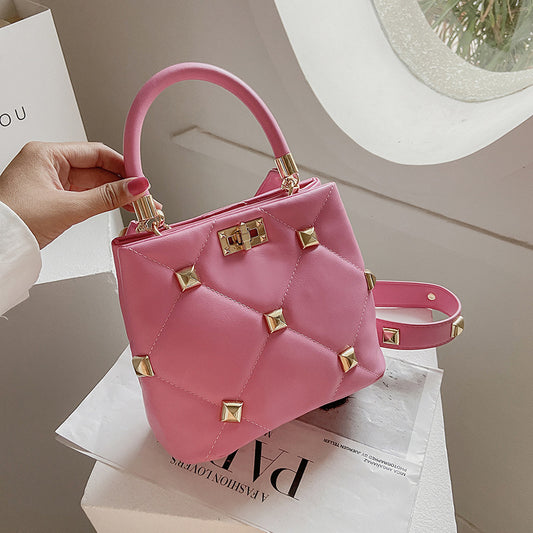 Rivet bucket bag, large capacity bag, women's summer diagonal cross bag, women's single shoulder handbag
