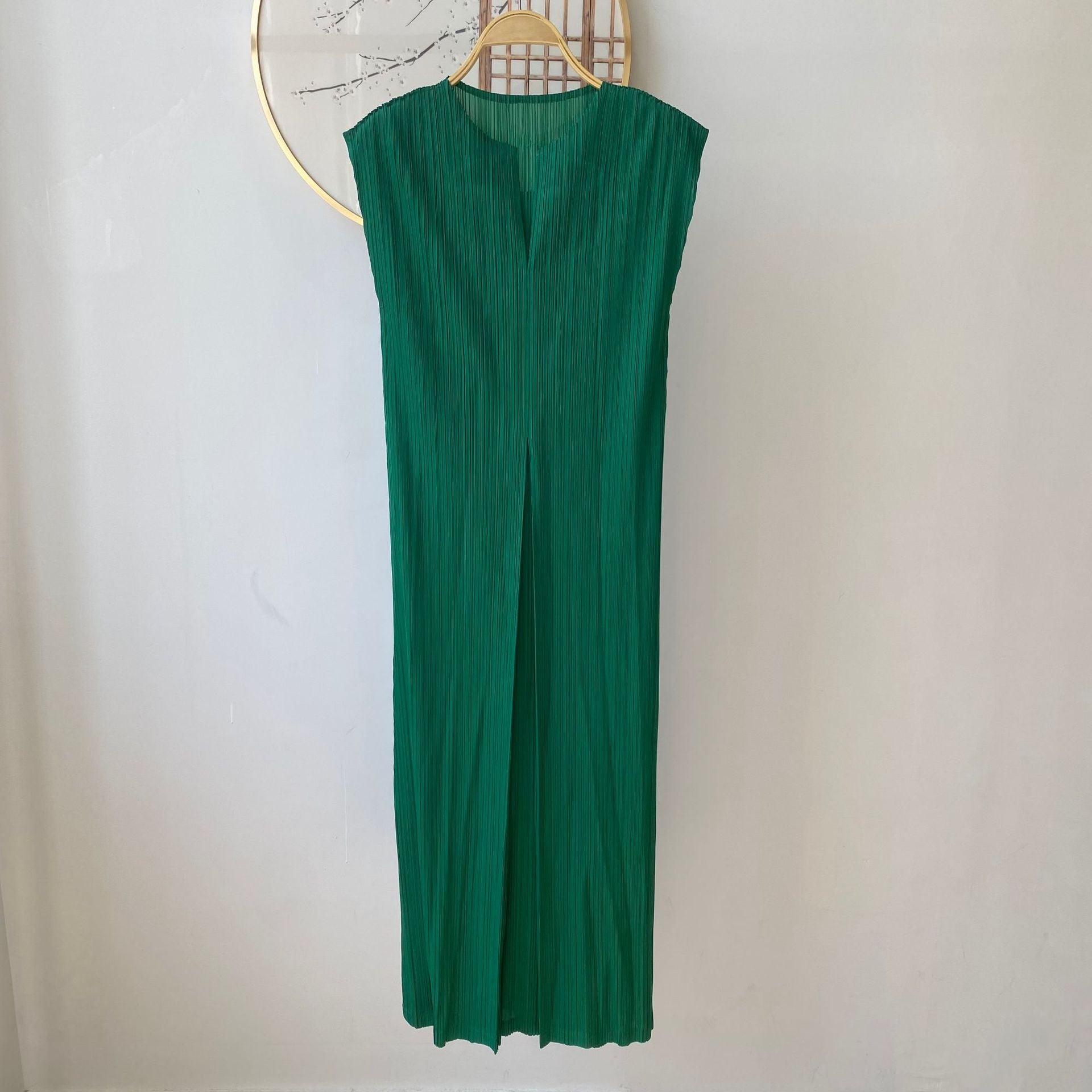 High-end Pleated Elegant and Stylish Commute Dress with Fresh Fashion Design