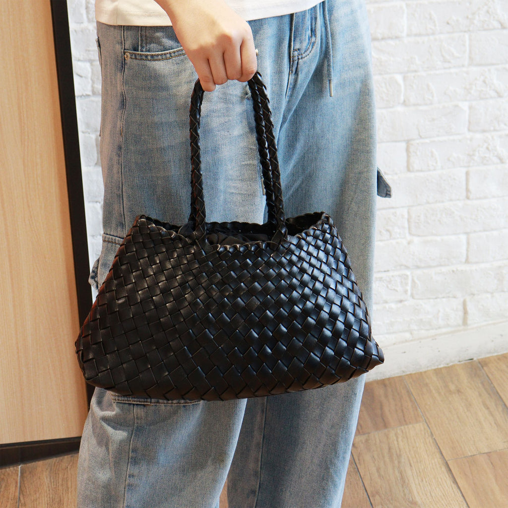 Trendy Retro Large Capacity Handbag Pure Handmade Woven Commuter  Shoulder bag
