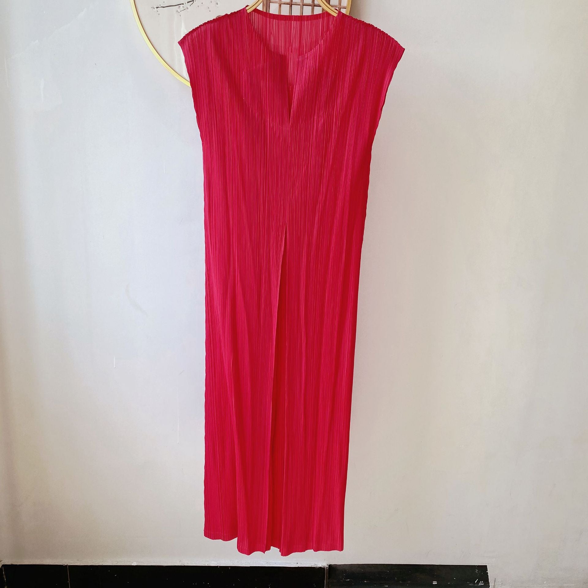High-end Pleated Elegant and Stylish Commute Dress with Fresh Fashion Design