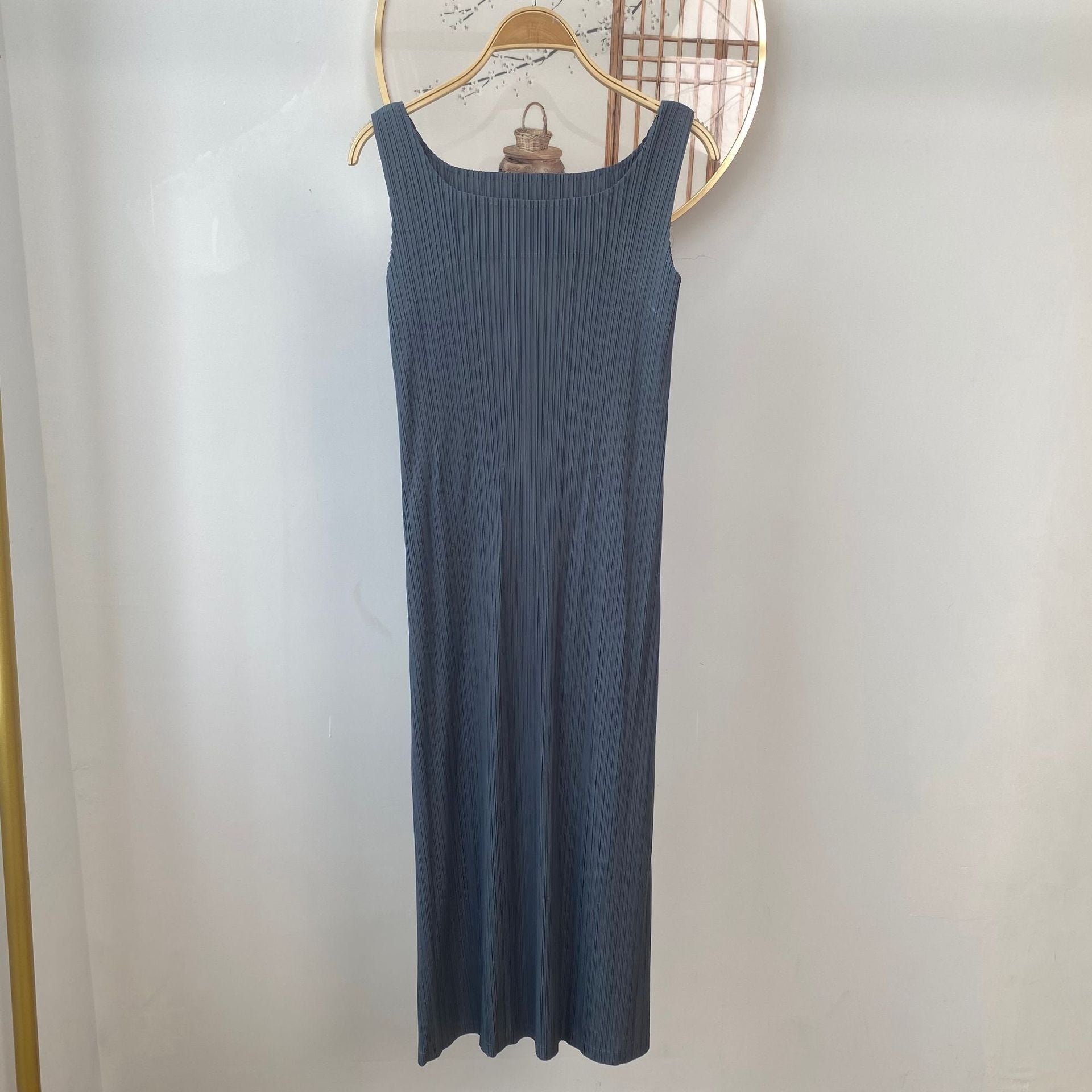 High-end Pleated Sleeveless Dress for Women Comfortable Casual Chic Office Wear Summer Fashion Style