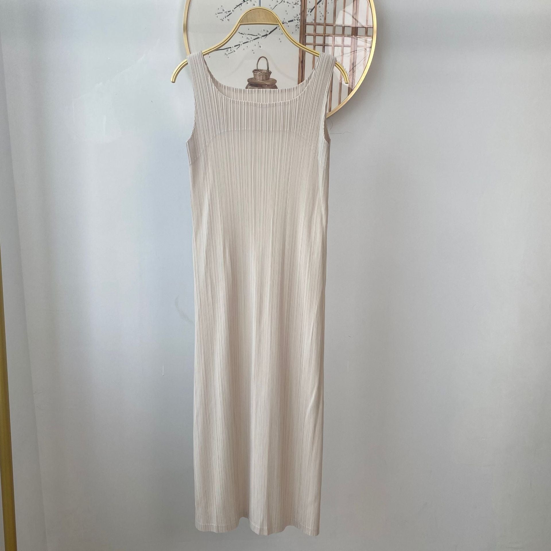 High-end Pleated Sleeveless Dress for Women Comfortable Casual Chic Office Wear Summer Fashion Style