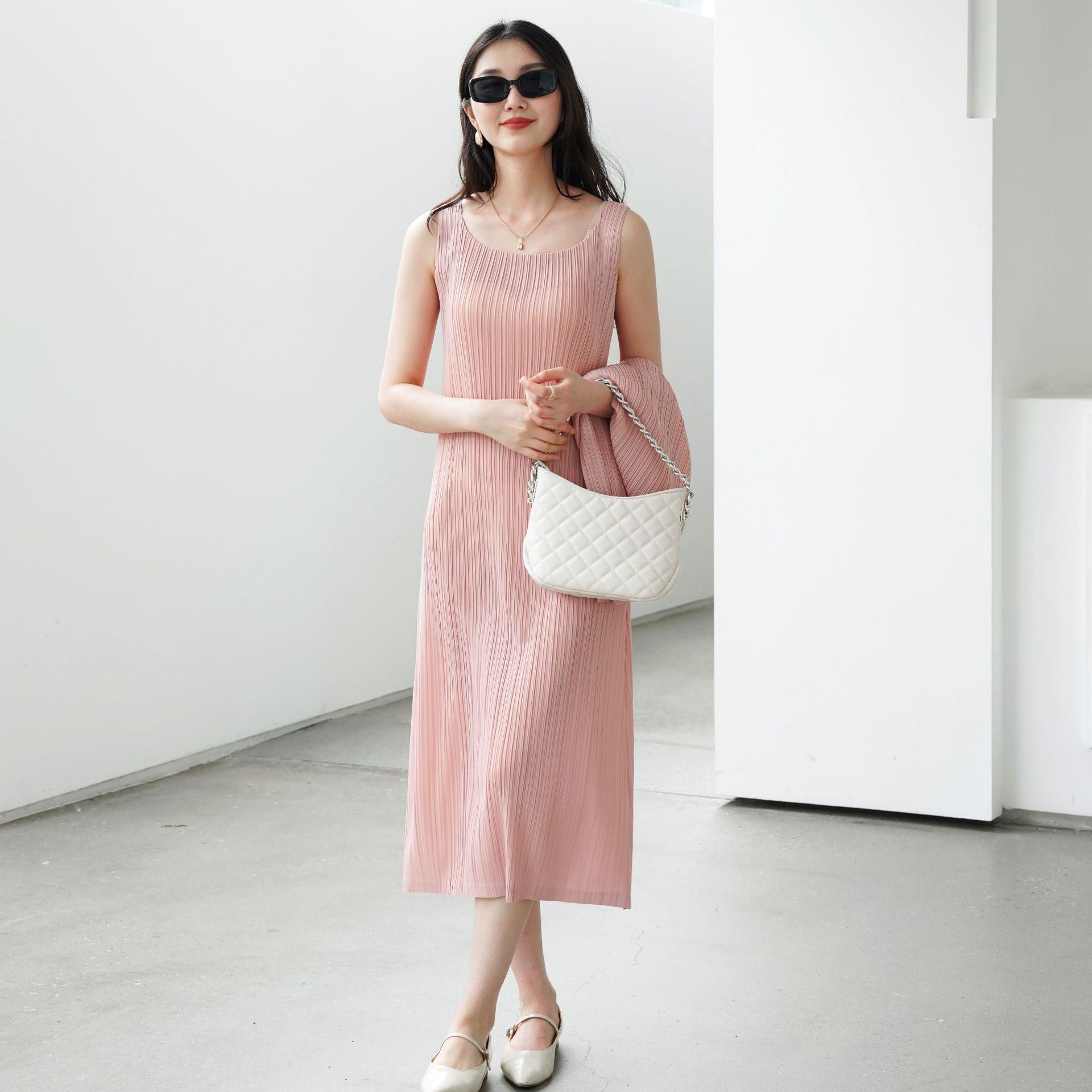 High-end Pleated Sleeveless Dress for Women Comfortable Casual Chic Office Wear Summer Fashion Style