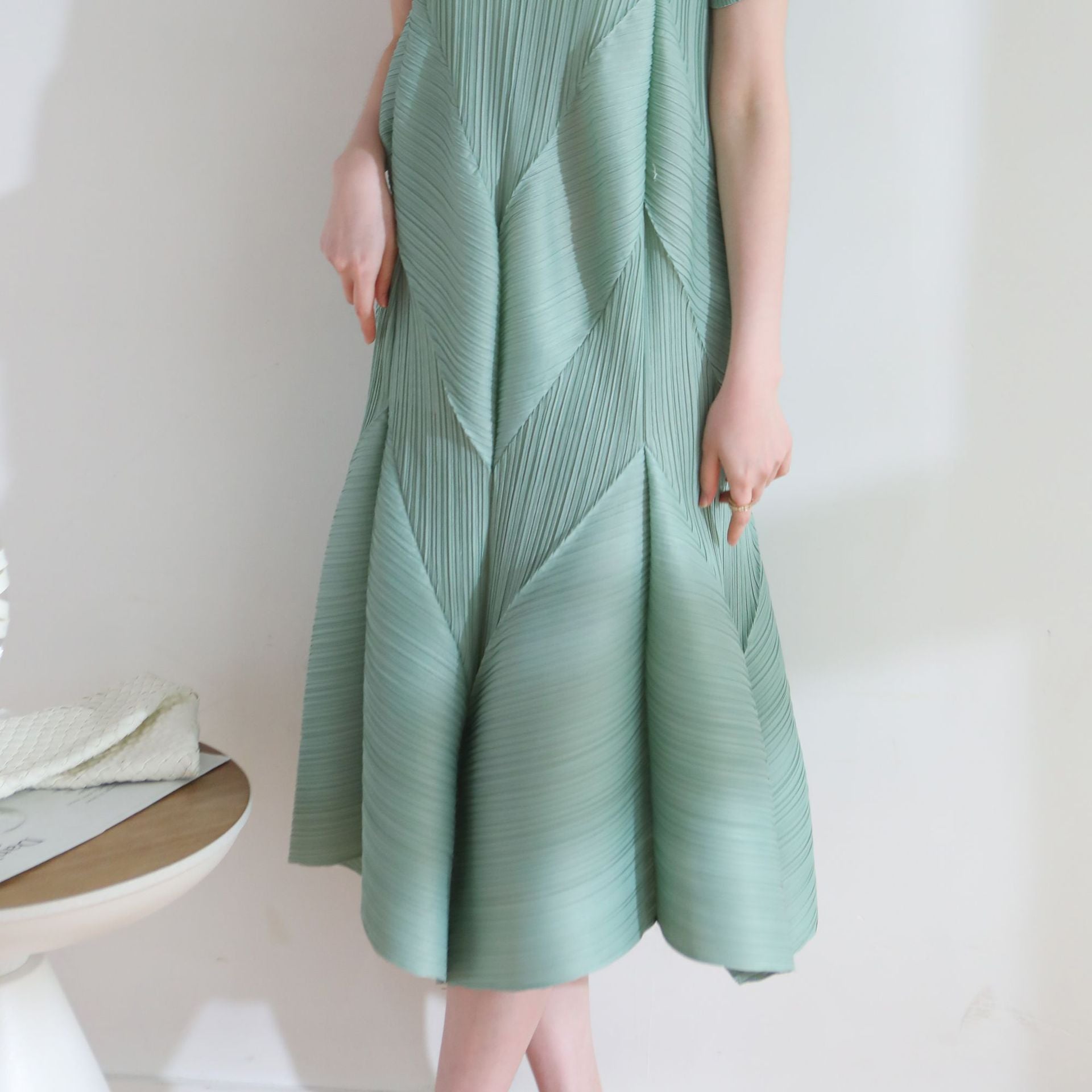 High-end Pleated Classic Hand-Pressed Pleat Oversized Loose Casual Fashion Bloom Dress