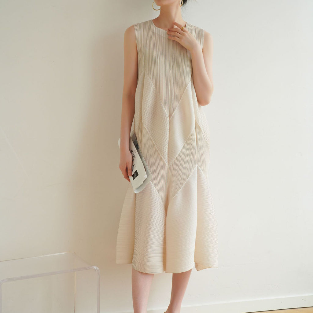 High-end Pleated Classic Hand-Pressed Pleat Oversized Loose Casual Fashion Bloom Dress