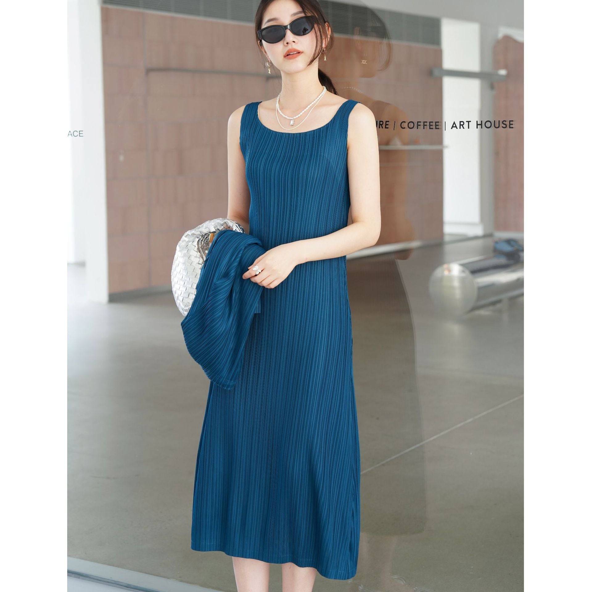 High-end Pleated Sleeveless Dress for Women Comfortable Casual Chic Office Wear Summer Fashion Style