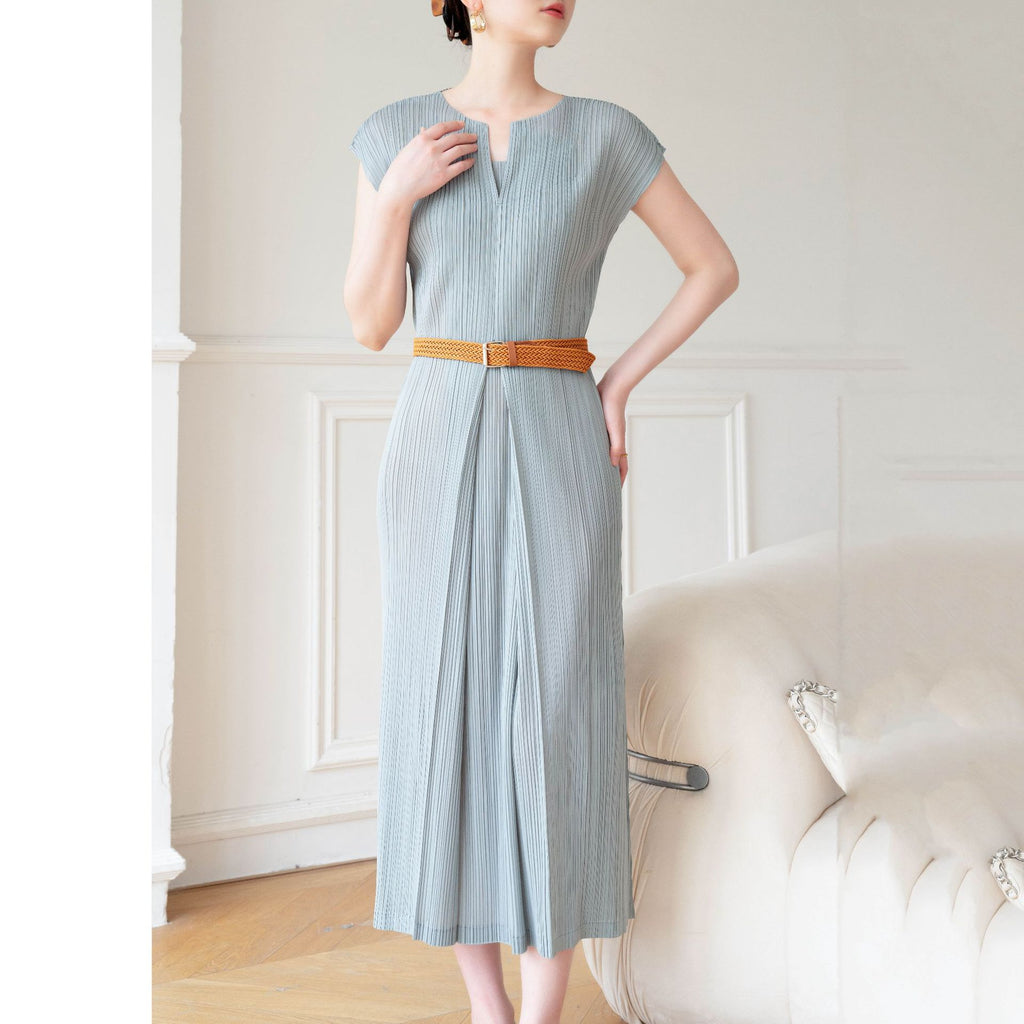 High-end Pleated Elegant and Stylish Commute Dress with Fresh Fashion Design